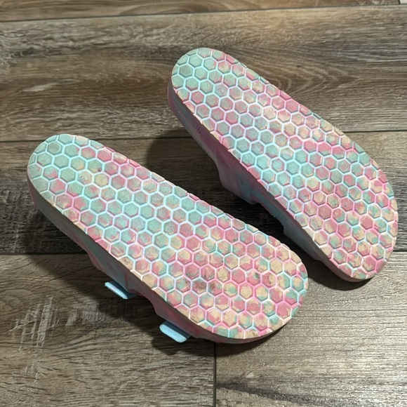 Girls Tide Dye Foam Sandals Size 3 - Picture 3 of 4
